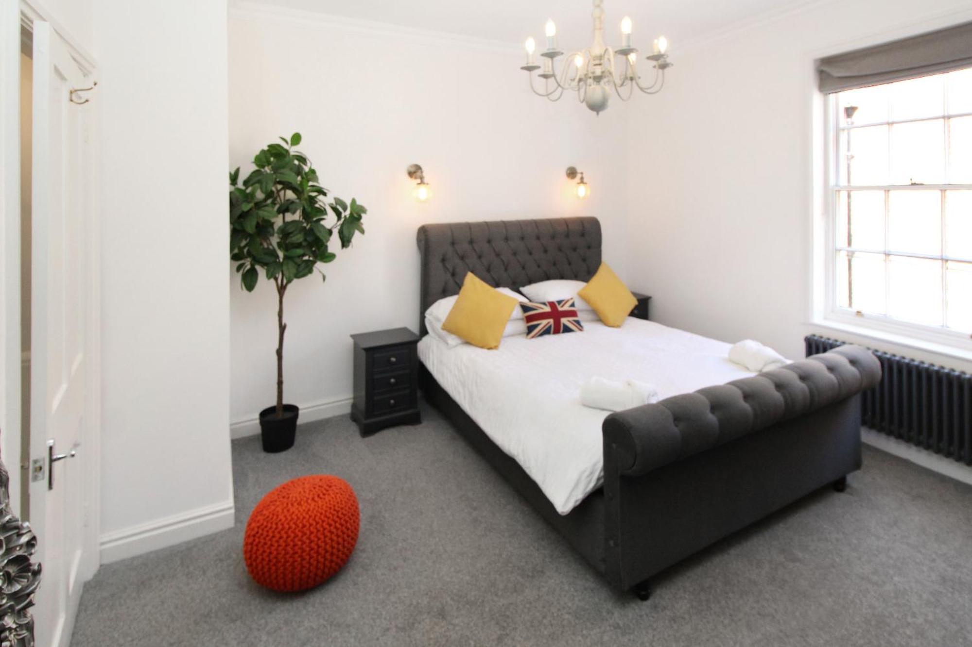 Chester City Centre Town House エクステリア 写真